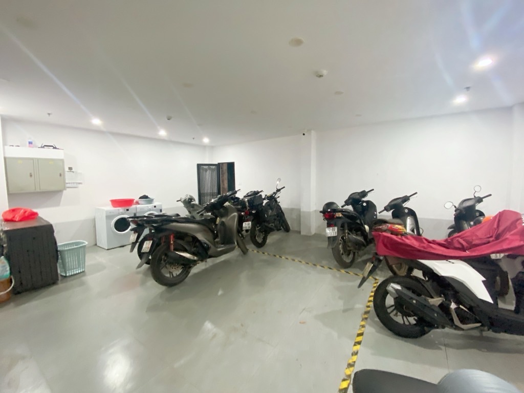 Bán nhà Đường La Thanh - diện tích 102m2 8 tầng - Ngõ 1 ô tô - giá 39,5 tỷ