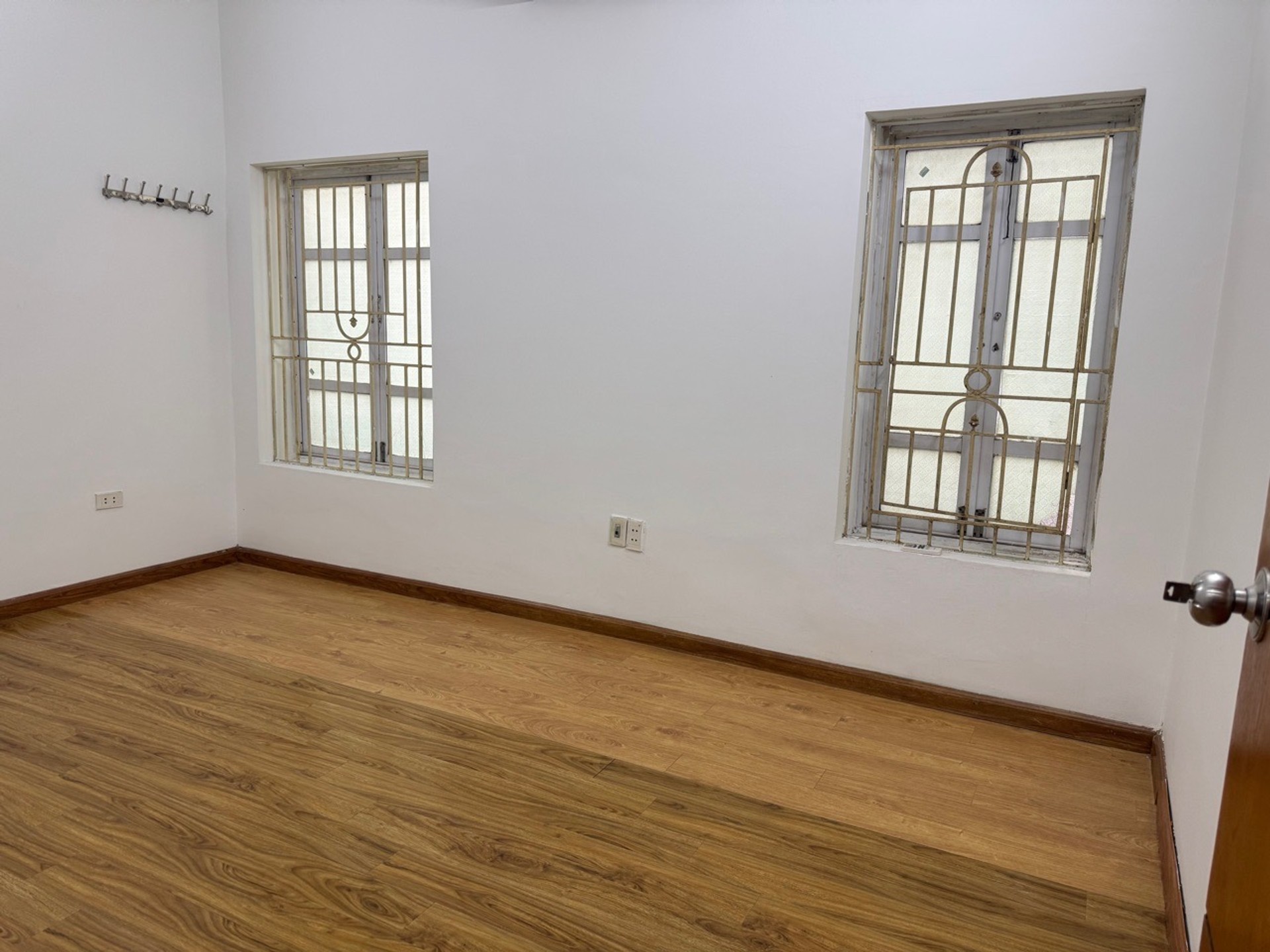 Bán nhà Đoàn Kết - diện tích 150m2 2 tầng - Ô tô đỗ cách 20m - giá 4,2 tỷ