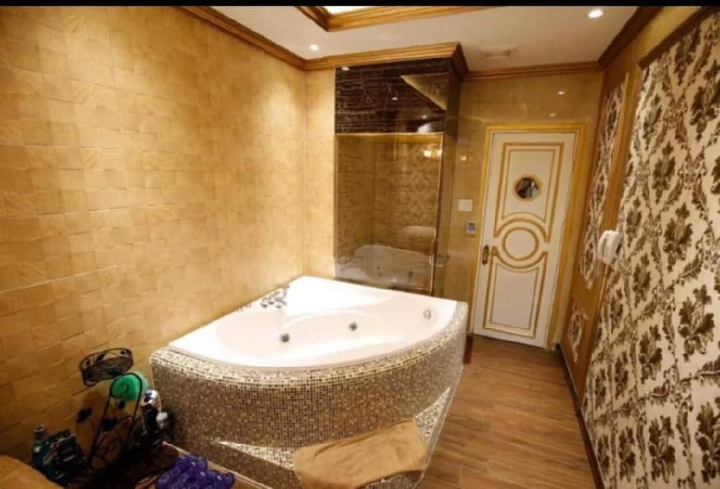 Bán nhà Nhân Hòa - diện tích 91m2 8 tầng - thang máy, kinh doanh - giá 75 tỷ