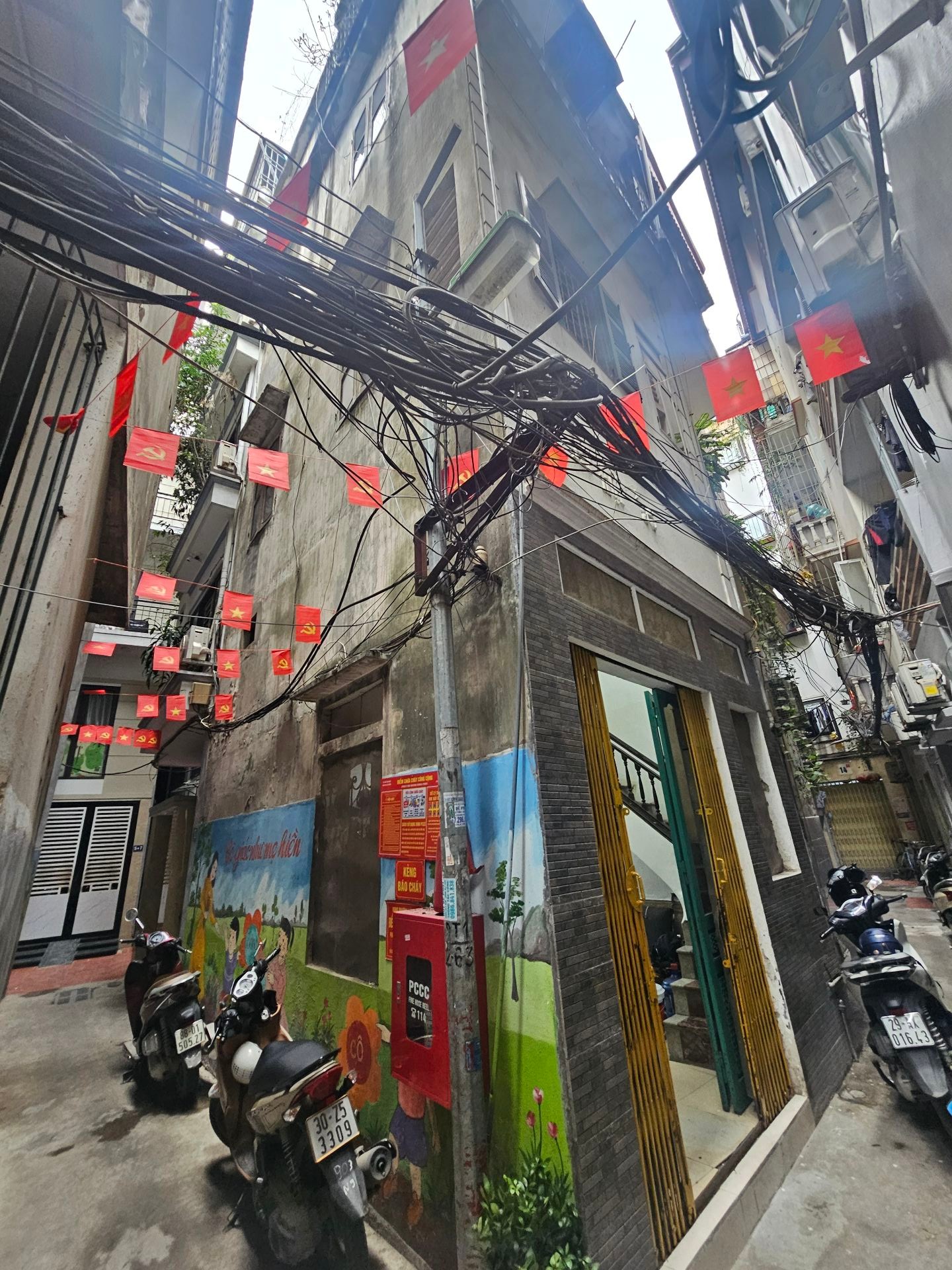 Bán nhà Lê Thanh Nghị - diện tích 20m2 5 tầng - Lô góc - giá 6,3 tỷ