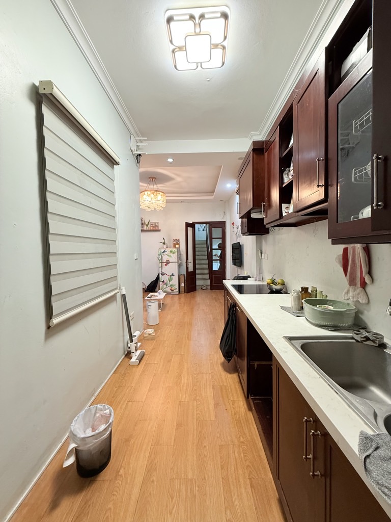 Bán nhà Minh Khai - diện tích 30m2 5 tầng - Mặt phố kinh doanh sầm uất - giá 13,8 tỷ