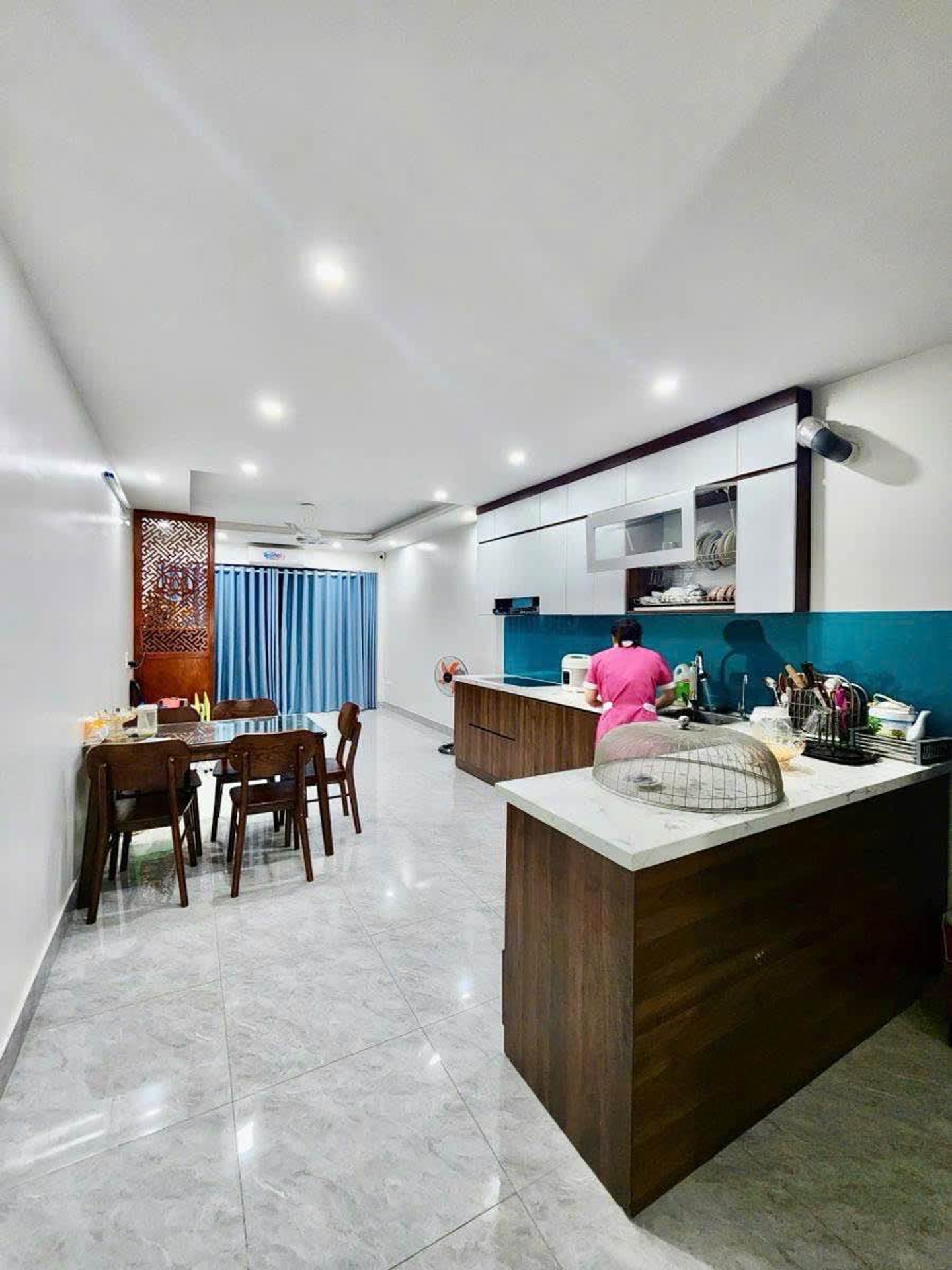 Bán nhà Tân Mai - diện tích 40m2 6 tầng - Ô tô đỗ cửa - giá 14,2 tỷ
