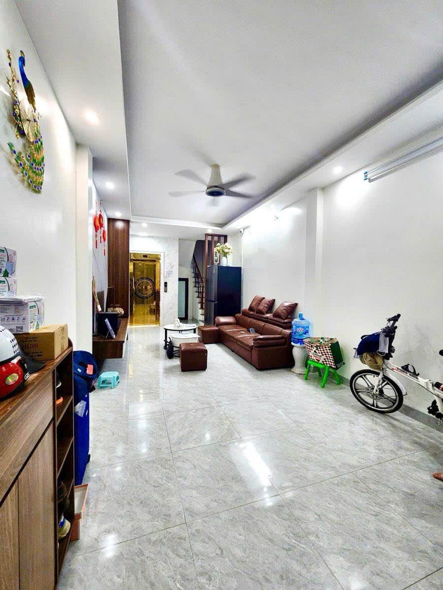Bán nhà Tân Mai - diện tích 40m2 6 tầng - Ô tô đỗ cửa - giá 14,2 tỷ