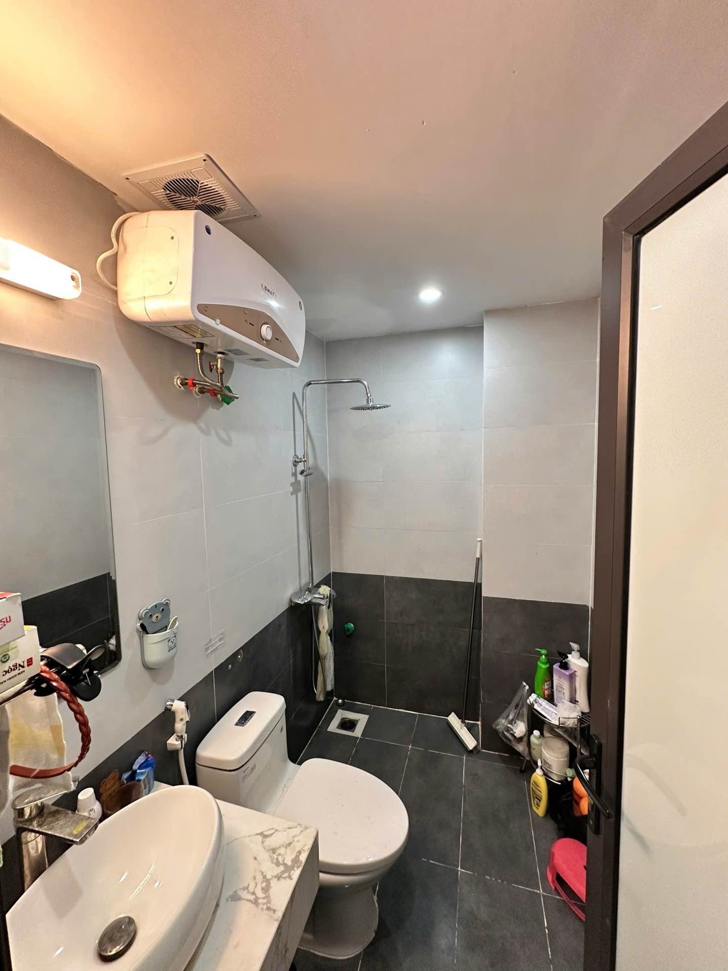 Bán nhà Tân Mai - diện tích 40m2 6 tầng - Ô tô đỗ cửa - giá 14,2 tỷ