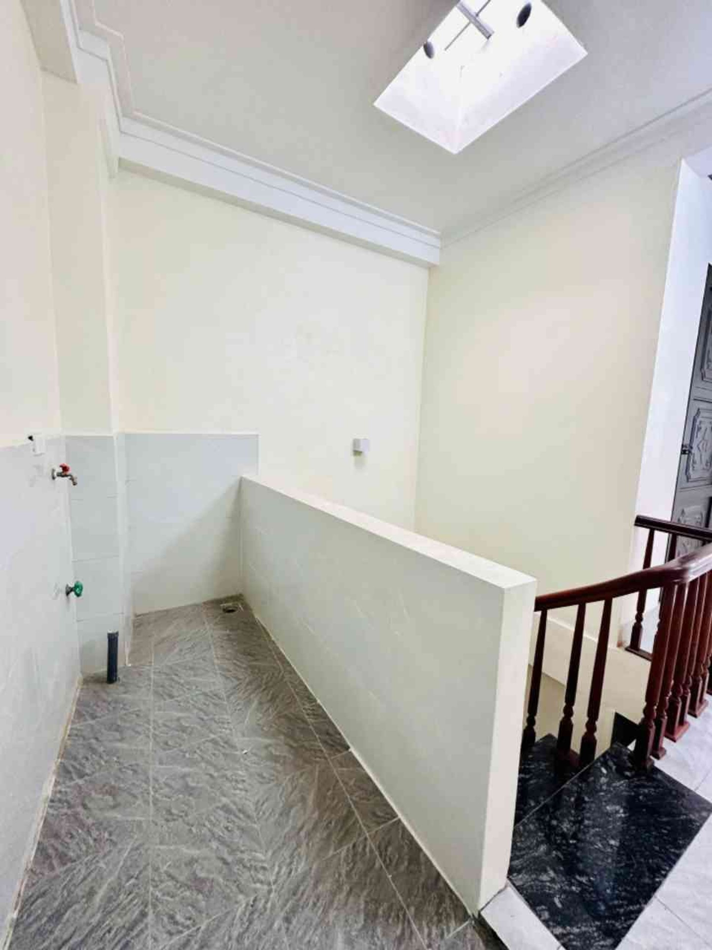 Bán nhà Hoàng Mai - diện tích 35m2 6 tầng - Thang máy - giá 8,4 tỷ