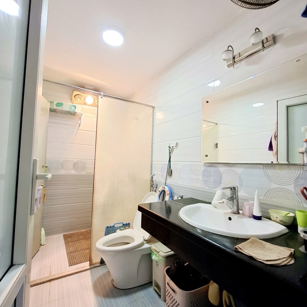 Bán nhà Thịnh Hào - diện tích 62m2 5 tầng - Nhà đẹp, thiết kế hưởng thụ - giá 29,6 tỷ