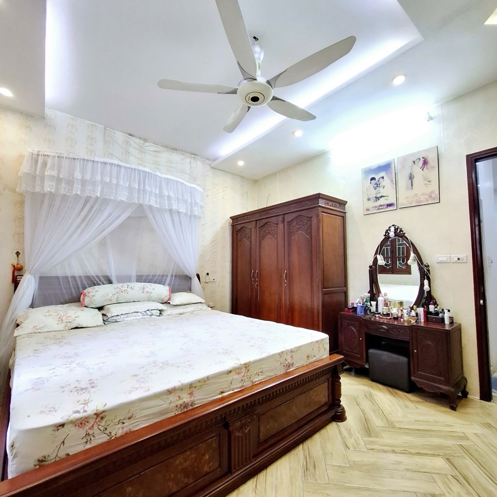 Bán nhà Thịnh Hào - diện tích 62m2 5 tầng - Nhà đẹp, thiết kế hưởng thụ - giá 29,6 tỷ