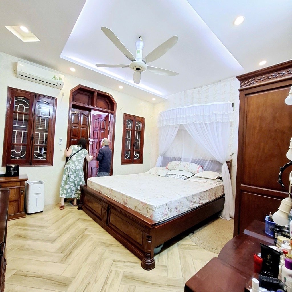 Bán nhà Thịnh Hào - diện tích 62m2 5 tầng - Nhà đẹp, thiết kế hưởng thụ - giá 29,6 tỷ