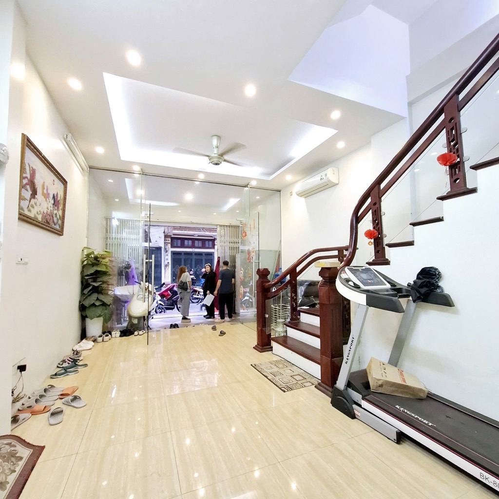 Bán nhà Thịnh Hào - diện tích 62m2 5 tầng - Nhà đẹp, thiết kế hưởng thụ - giá 29,6 tỷ