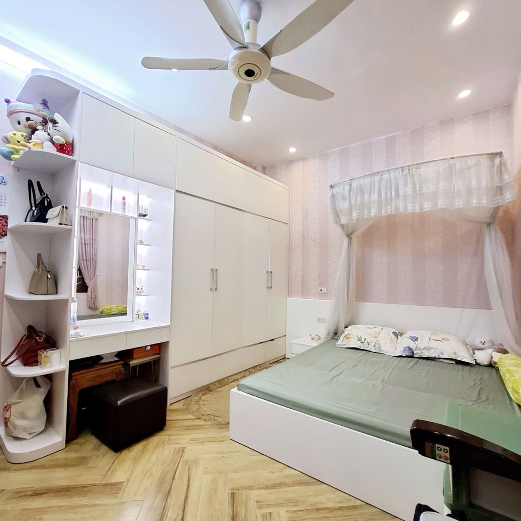 Bán nhà Thịnh Hào - diện tích 62m2 5 tầng - Nhà đẹp, thiết kế hưởng thụ - giá 29,6 tỷ