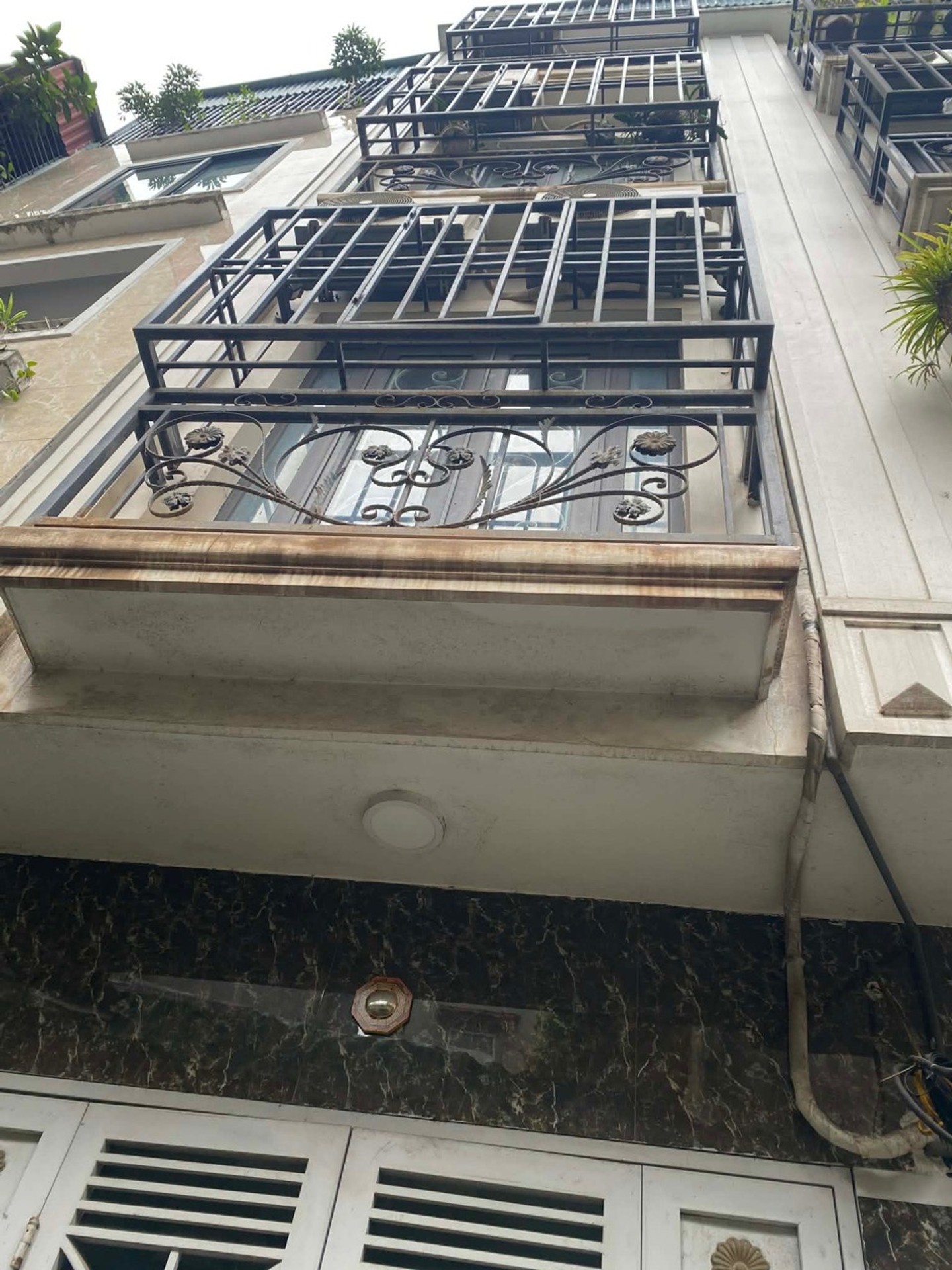 Bán nhà Trần Khát Chân - diện tích 33m2 5 tầng - ô tô đỗ gần - giá 8,8 tỷ