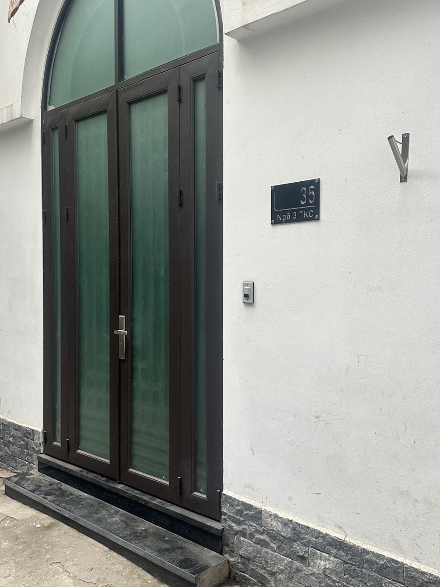 Bán nhà Trần Khát Chân - diện tích 33m2 5 tầng - ô tô đỗ gần - giá 8,8 tỷ