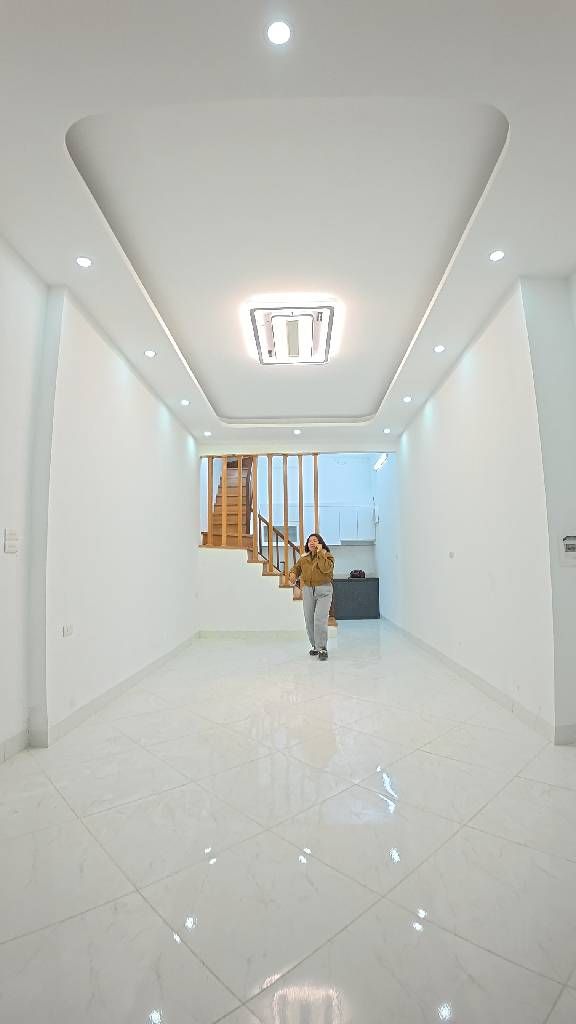 Bán nhà Hoàng Mai - diện tích 27m2 4 tầng - ô tô đỗ cửa - giá 10,2 tỷ