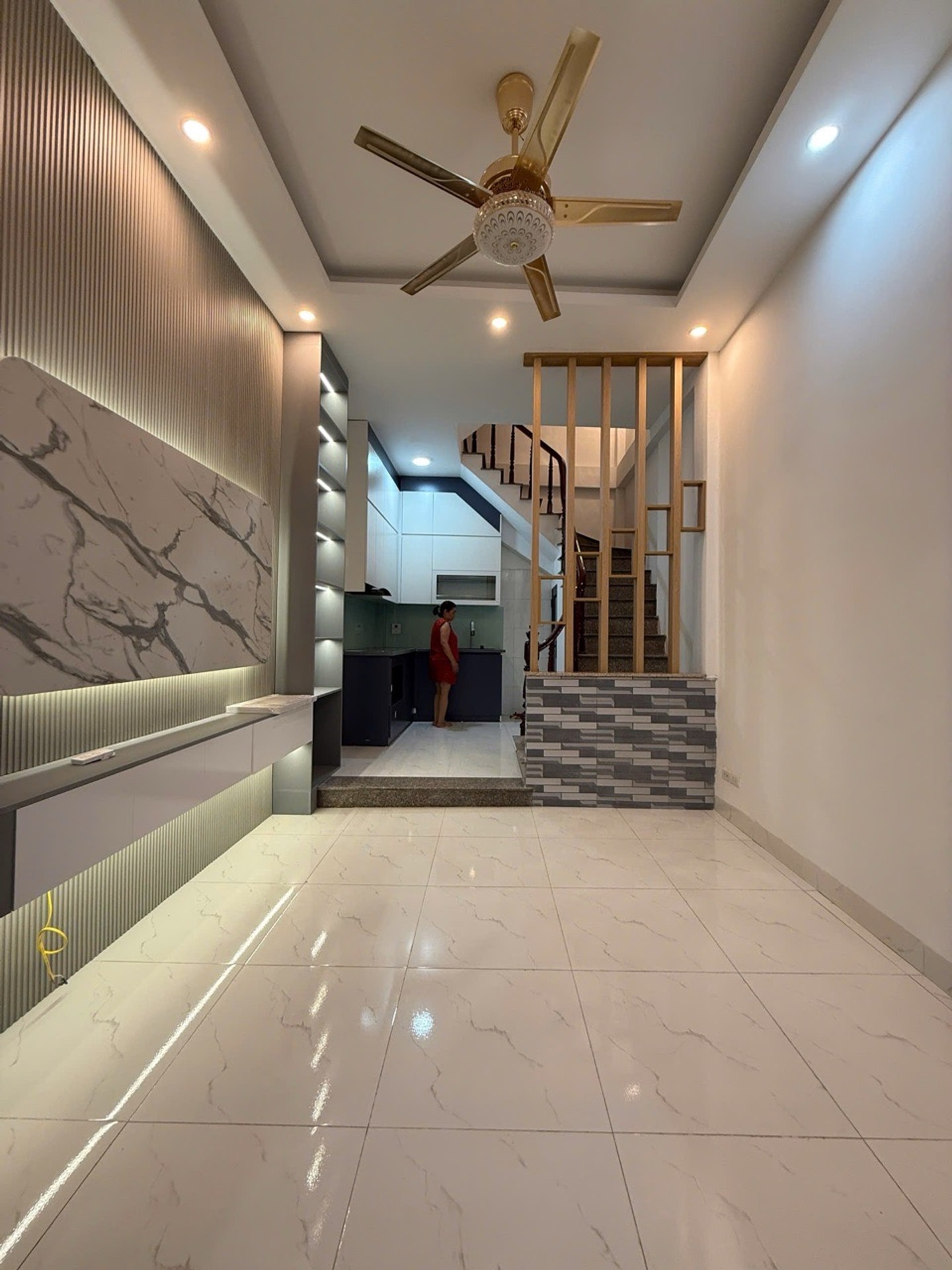 Bán nhà Vĩnh Hưng - diện tích 42m2 5 tầng - gần ô tô - giá 7,3 tỷ