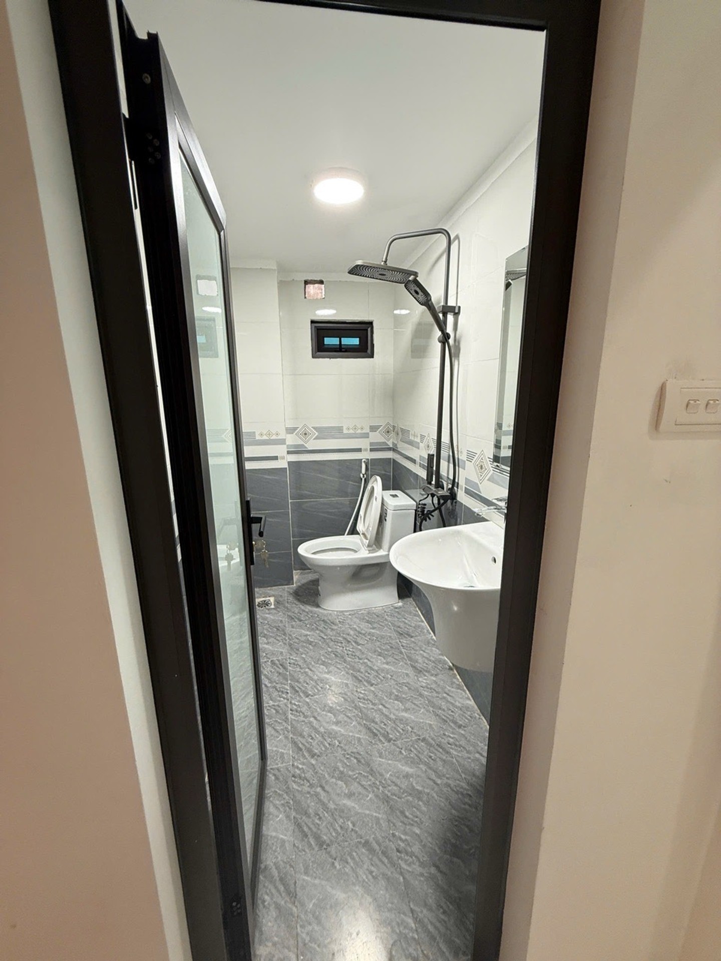 Bán nhà Vĩnh Hưng - diện tích 42m2 5 tầng - gần ô tô - giá 7,3 tỷ