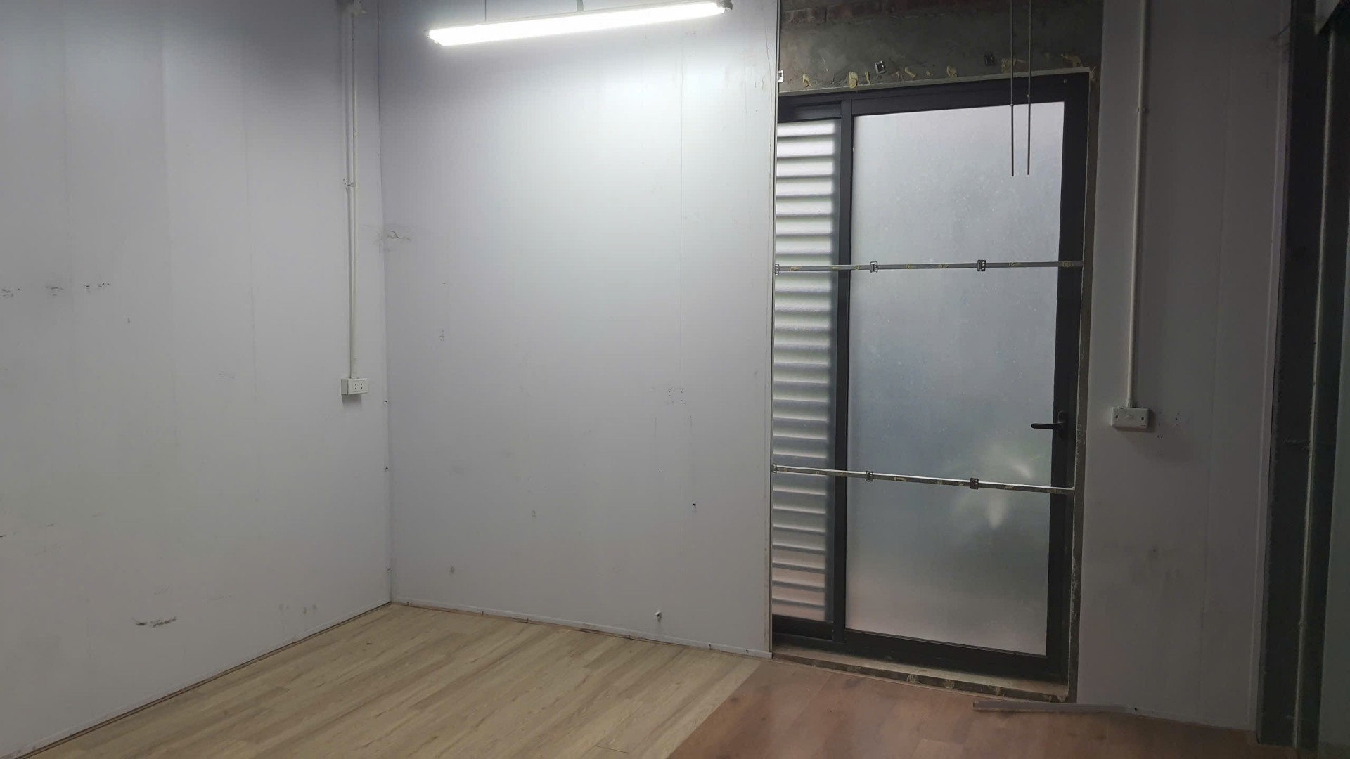 Bán nhà Ngõ 4 ô tô trở lên ( >11m) - diện tích 124m2 4 tầng - Lô góc 2 mặt thoáng - giá 39,8 tỷ