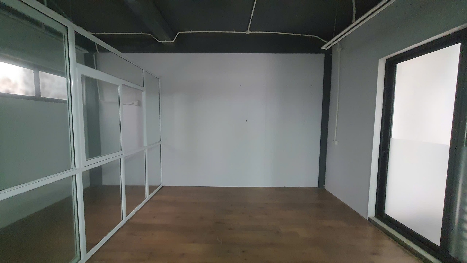 Bán nhà Ngõ 4 ô tô trở lên ( >11m) - diện tích 124m2 4 tầng - Lô góc 2 mặt thoáng - giá 39,8 tỷ