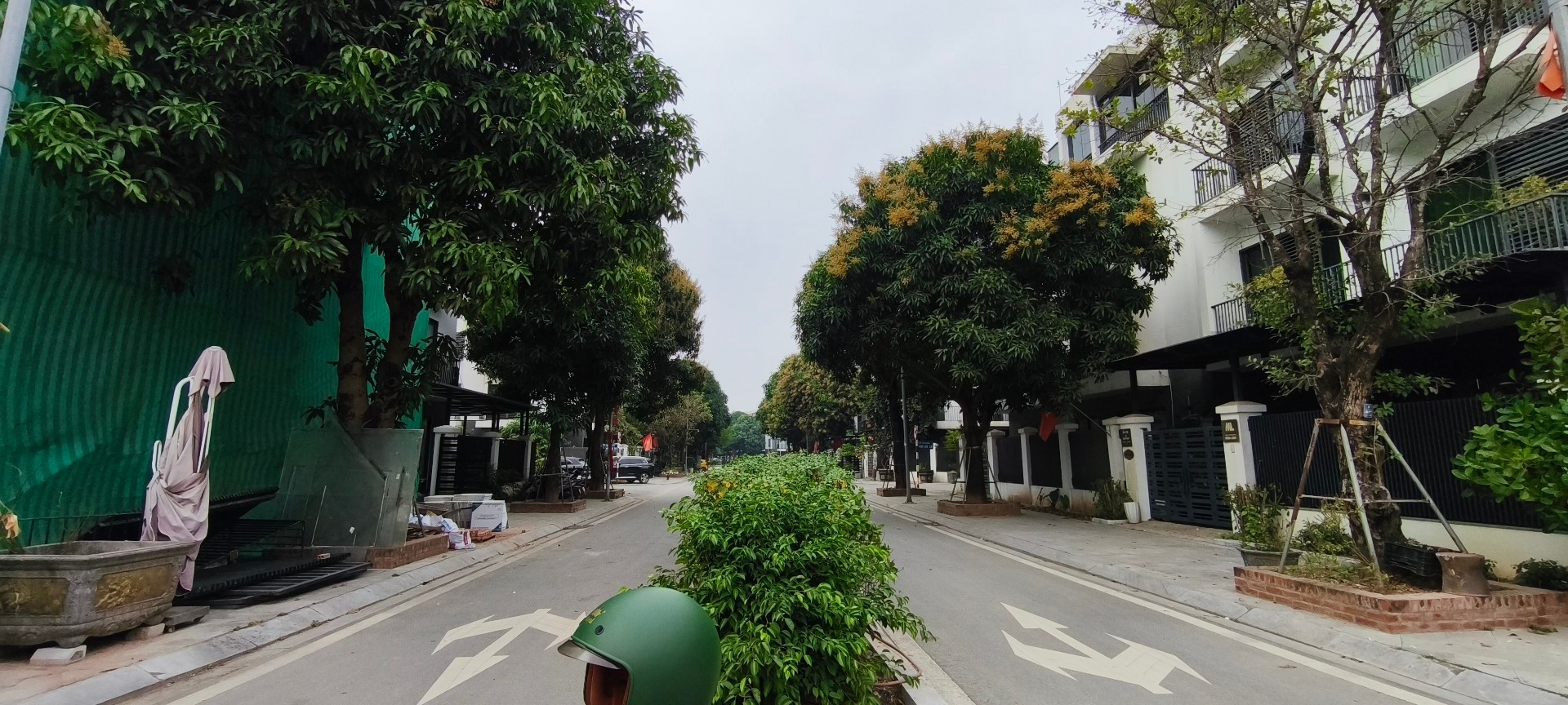 Bán nhà Ngõ 4 ô tô trở lên ( >11m) - diện tích 124m2 4 tầng - Lô góc 2 mặt thoáng - giá 39,8 tỷ