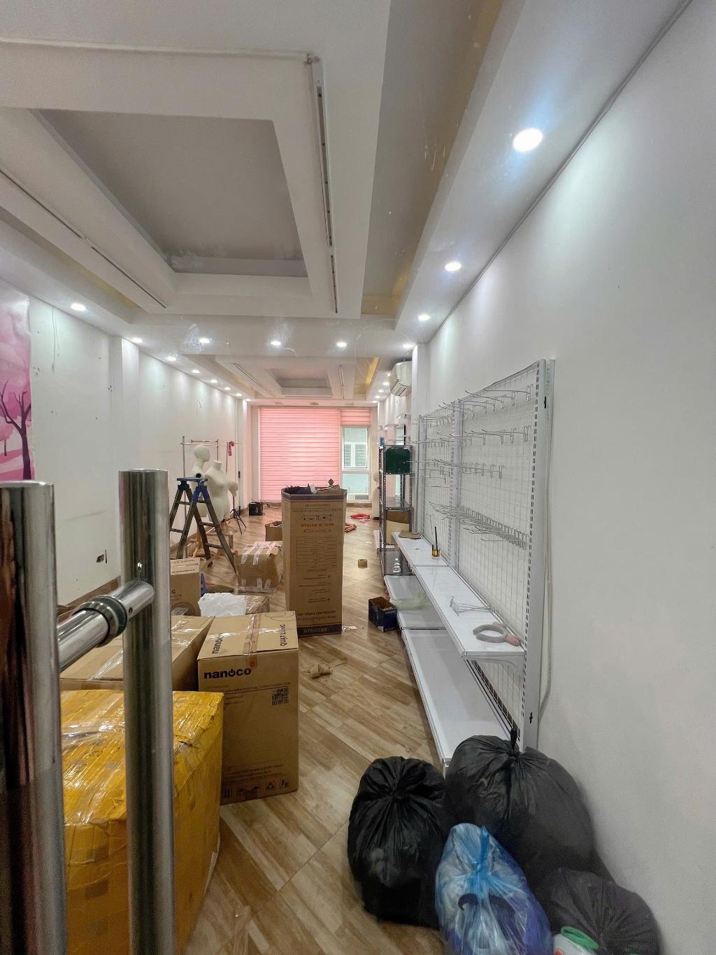 Bán nhà Đông Các - diện tích 64m2 8 tầng - Mặt phố thang máy mới tinh - giá 38 tỷ