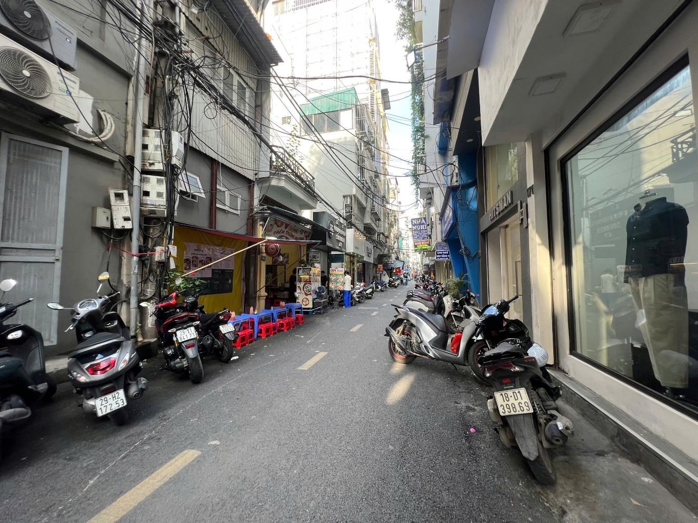 Bán nhà Đông Các - diện tích 64m2 8 tầng - Mặt phố thang máy mới tinh - giá 38 tỷ