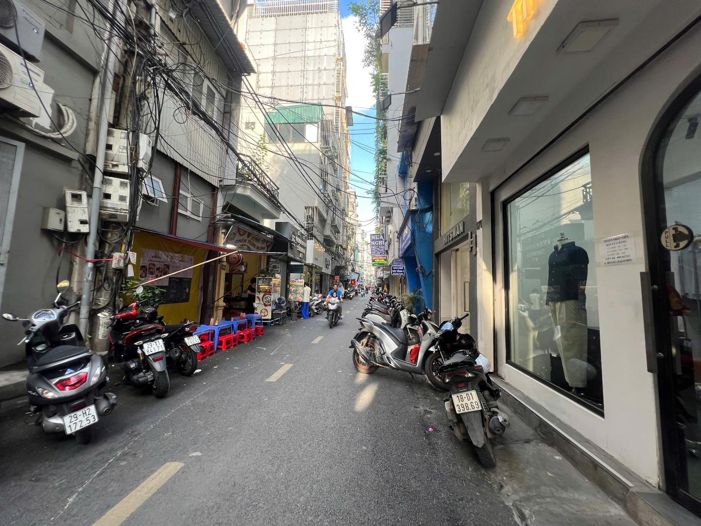 Bán nhà Đông Các - diện tích 64m2 8 tầng - Mặt phố thang máy mới tinh - giá 38 tỷ