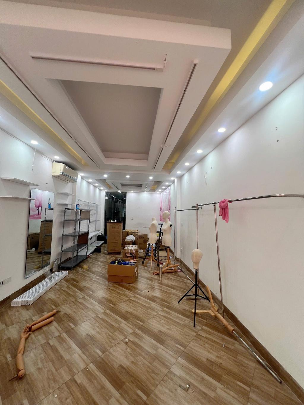 Bán nhà Đông Các - diện tích 64m2 8 tầng - Mặt phố thang máy mới tinh - giá 38 tỷ