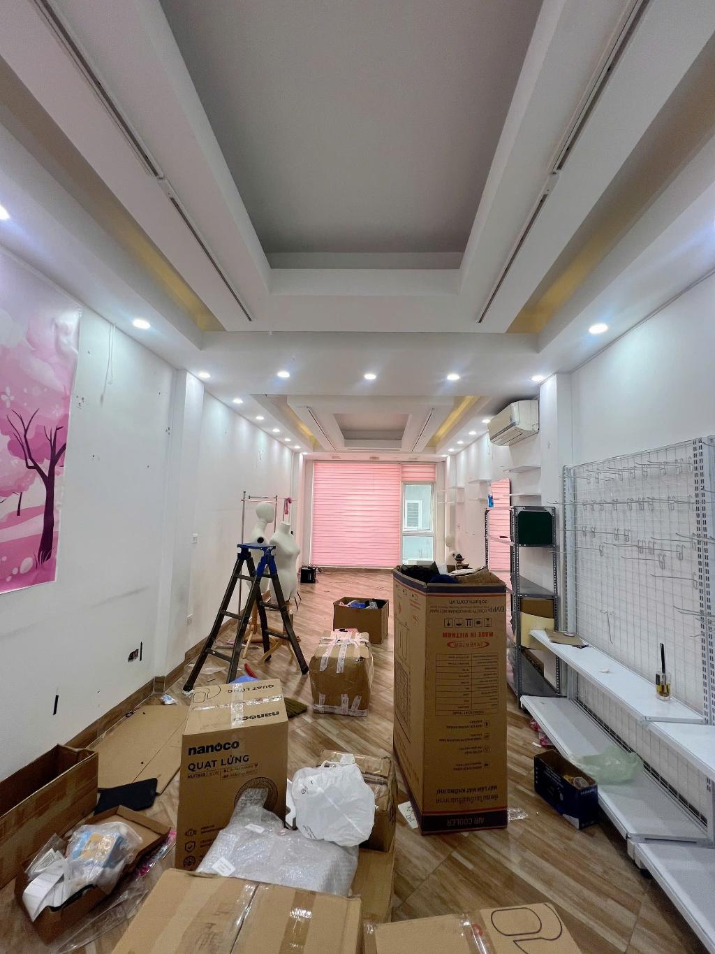 Bán nhà Đông Các - diện tích 64m2 8 tầng - Mặt phố thang máy mới tinh - giá 38 tỷ