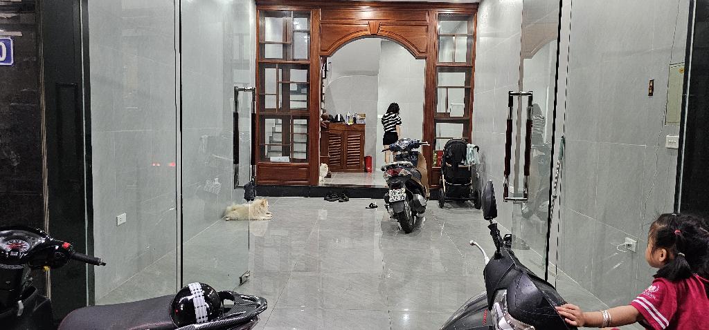 Bán nhà Ngõ Quỳnh - diện tích 40m2 4 tầng - Lô góc, ô tô nhỏ - giá 12 tỷ