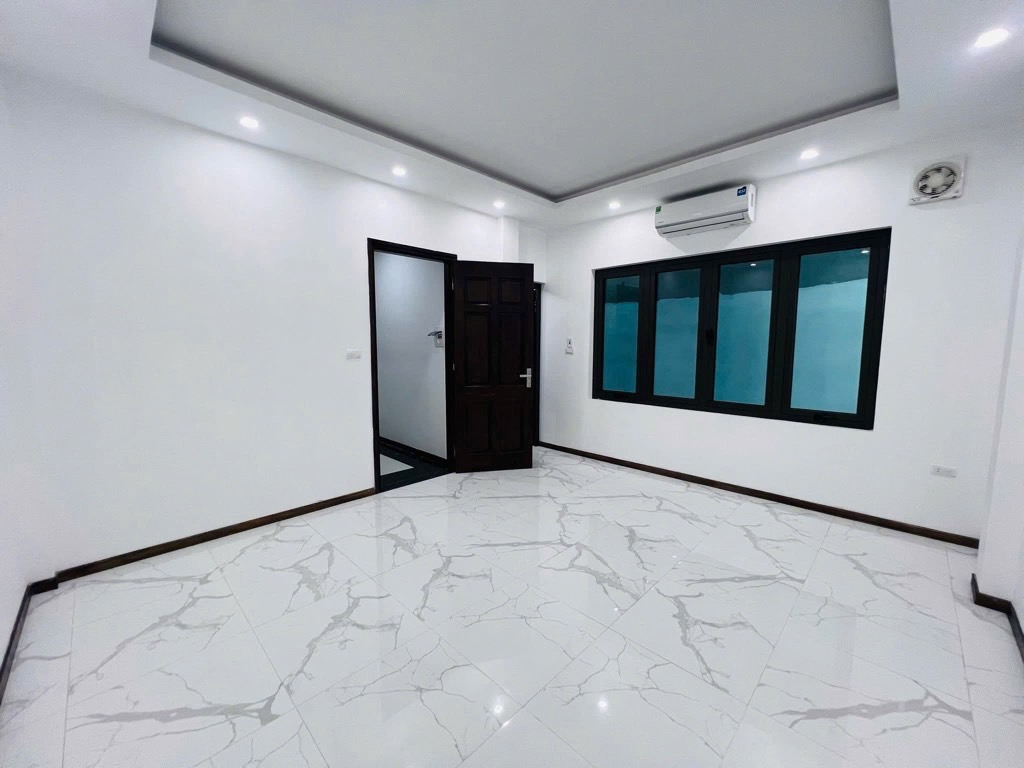 Bán nhà Lò Đúc - diện tích 30m2 5 tầng - Thang máy - giá 10,8 tỷ