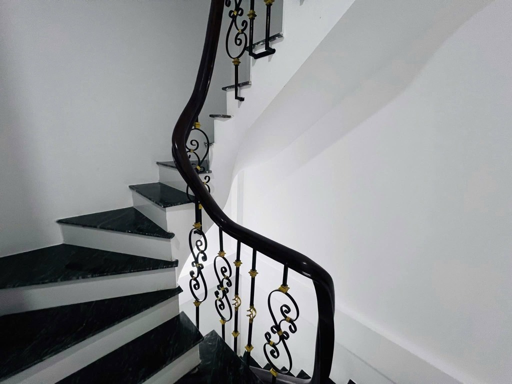 Bán nhà Lò Đúc - diện tích 30m2 5 tầng - Thang máy - giá 10,8 tỷ