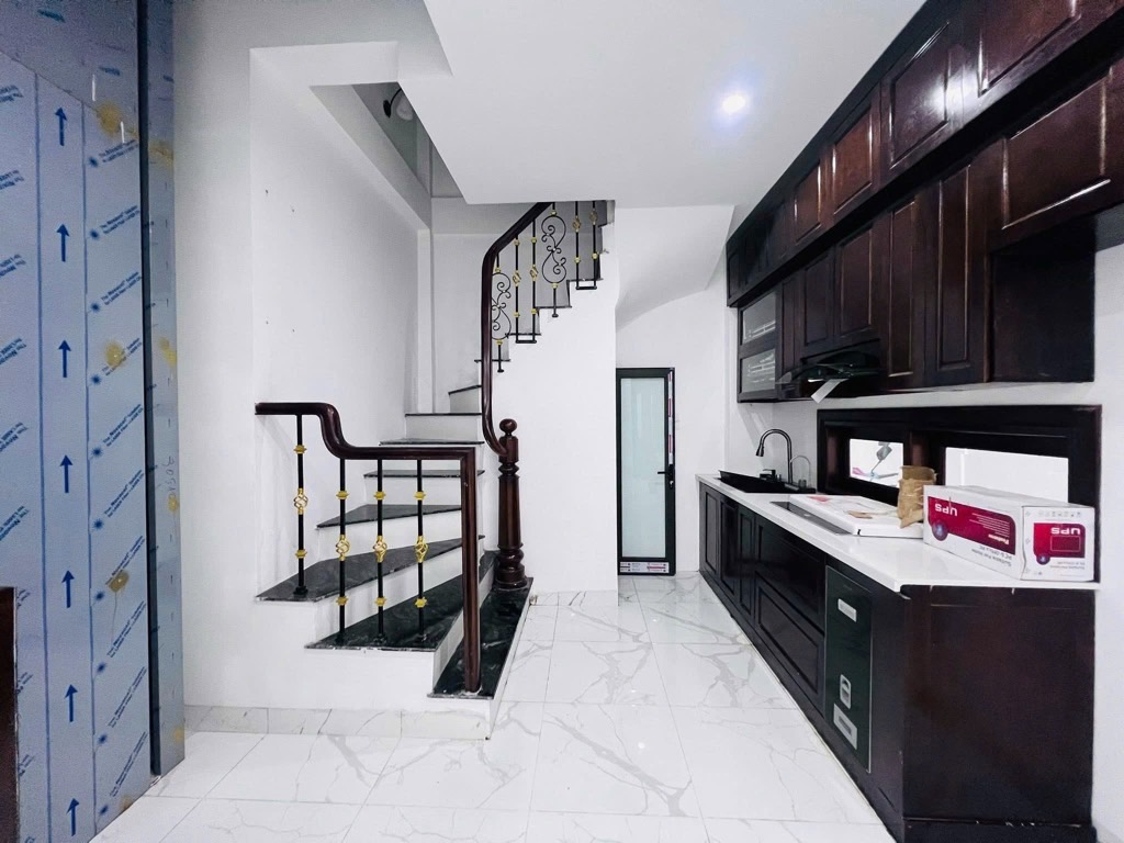 Bán nhà Lò Đúc - diện tích 30m2 5 tầng - Thang máy - giá 10,8 tỷ