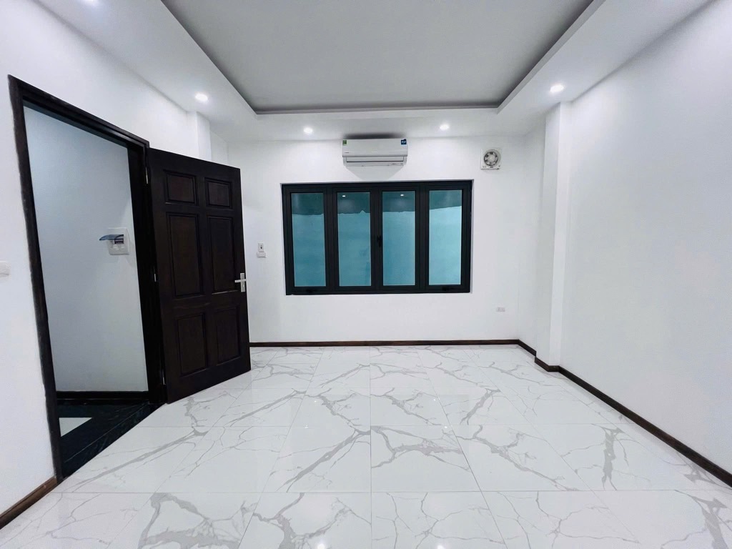 Bán nhà Lò Đúc - diện tích 30m2 5 tầng - Thang máy - giá 10,8 tỷ