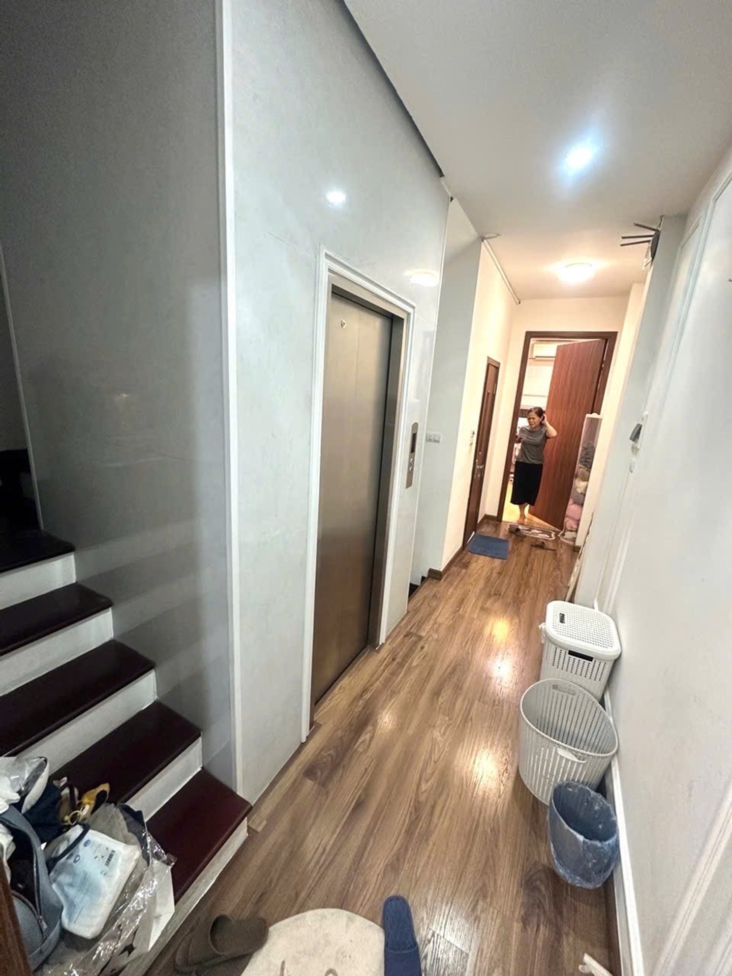 Bán nhà Đống Đa - diện tích 45m2 6 tầng - Ô TÔ TRÁNH VỈA HÈ - giá 21,5 tỷ