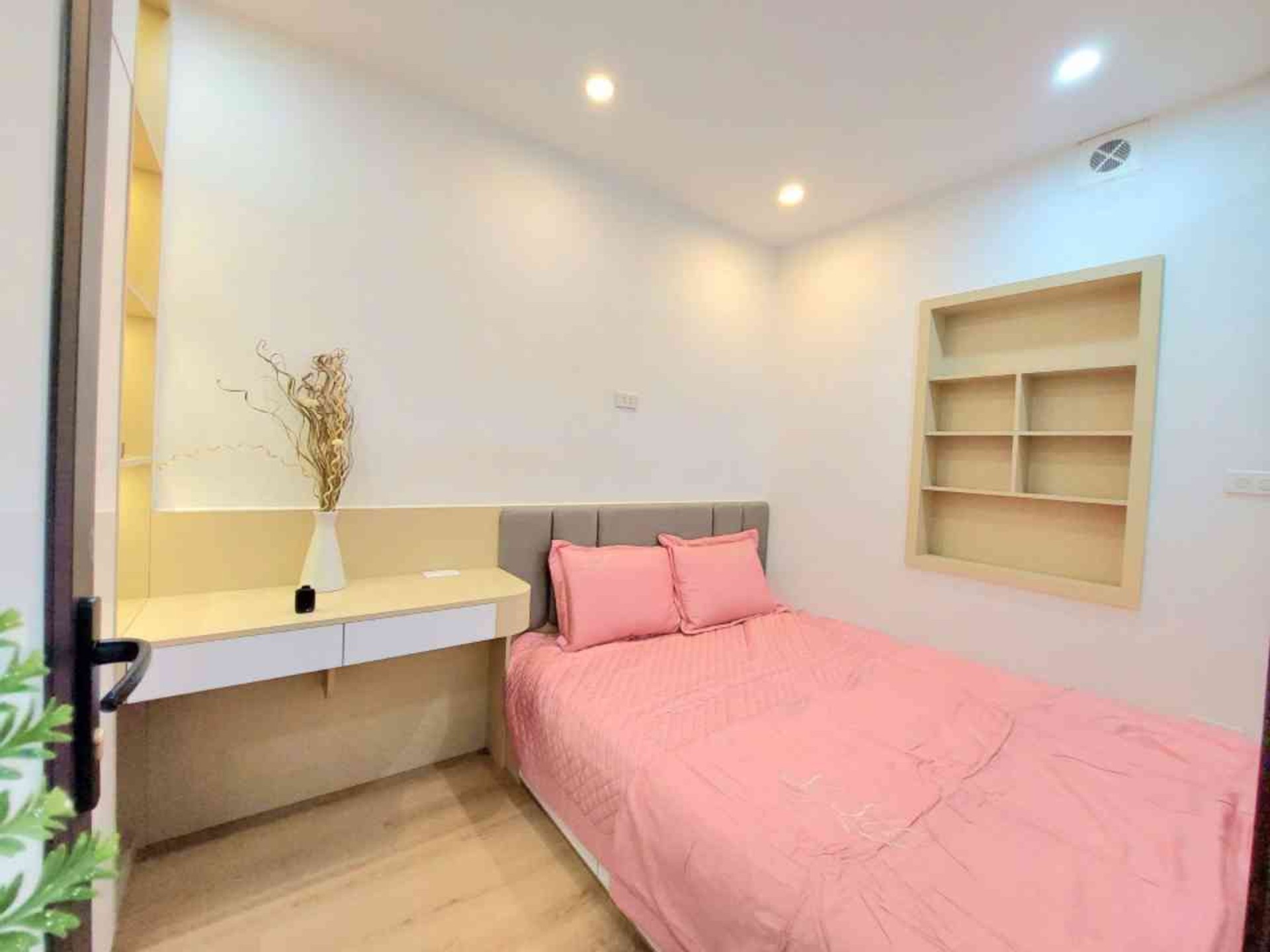 Bán nhà Quỳnh Lôi - diện tích 70m2 3 tầng - Tập thể VIP - giá 2,95 tỷ
