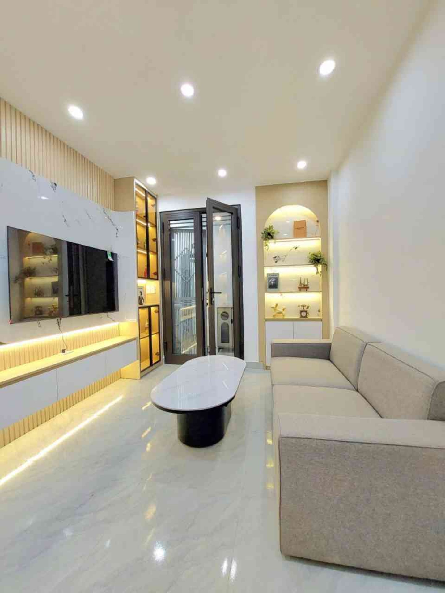 Bán nhà Quỳnh Lôi - diện tích 70m2 3 tầng - Tập thể VIP - giá 2,95 tỷ