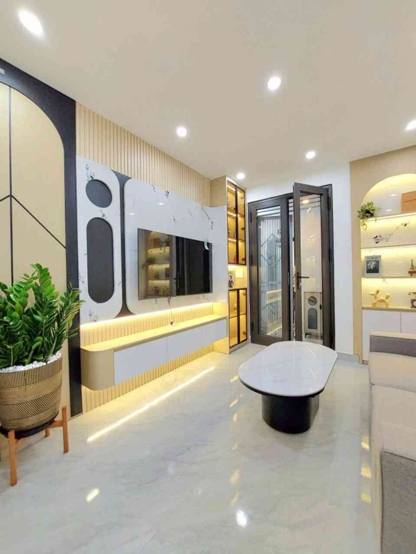 Bán nhà Quỳnh Lôi - diện tích 70m2 3 tầng - Tập thể VIP - giá 2,95 tỷ