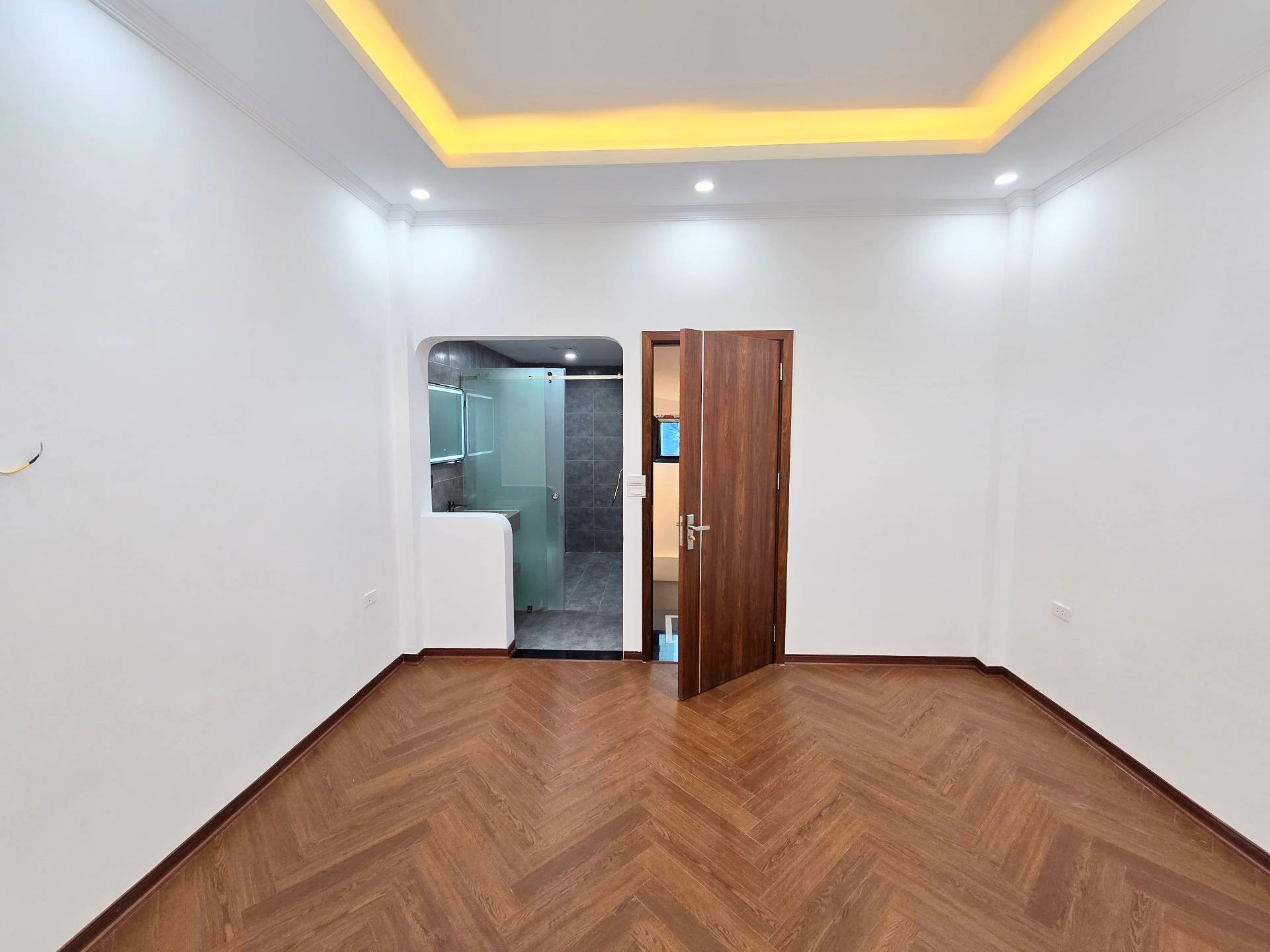 Bán nhà Nguyễn Chính - diện tích 31m2 5 tầng - gần ô tô - giá 8,99 tỷ