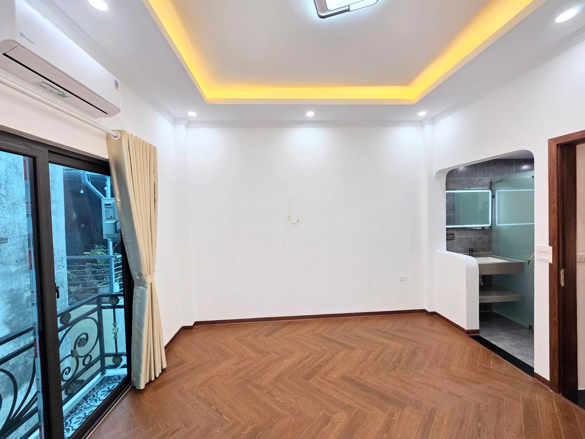 Bán nhà Nguyễn Chính - diện tích 31m2 5 tầng - gần ô tô - giá 8,99 tỷ