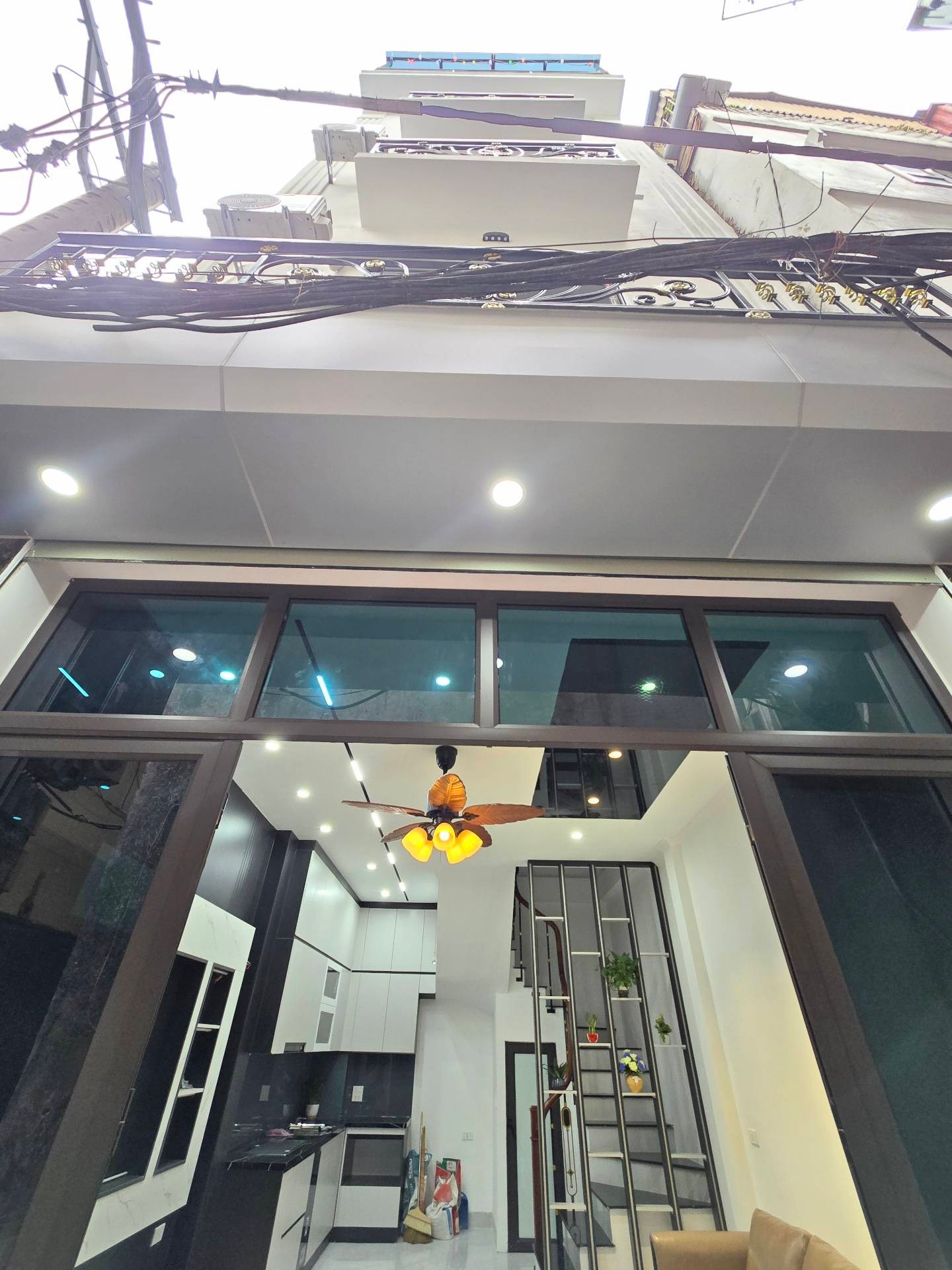 Bán nhà Nguyễn Chính - diện tích 31m2 5 tầng - gần ô tô - giá 8,99 tỷ