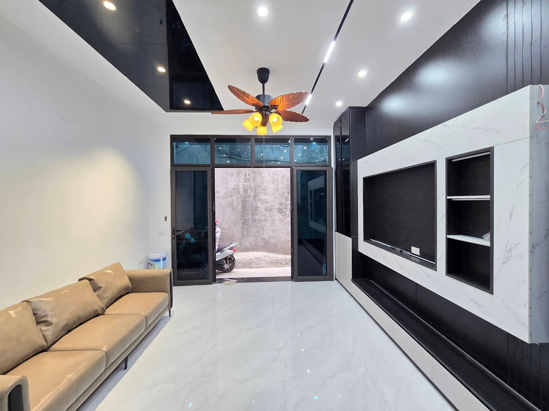 Bán nhà Nguyễn Chính - diện tích 31m2 5 tầng - gần ô tô - giá 8,99 tỷ