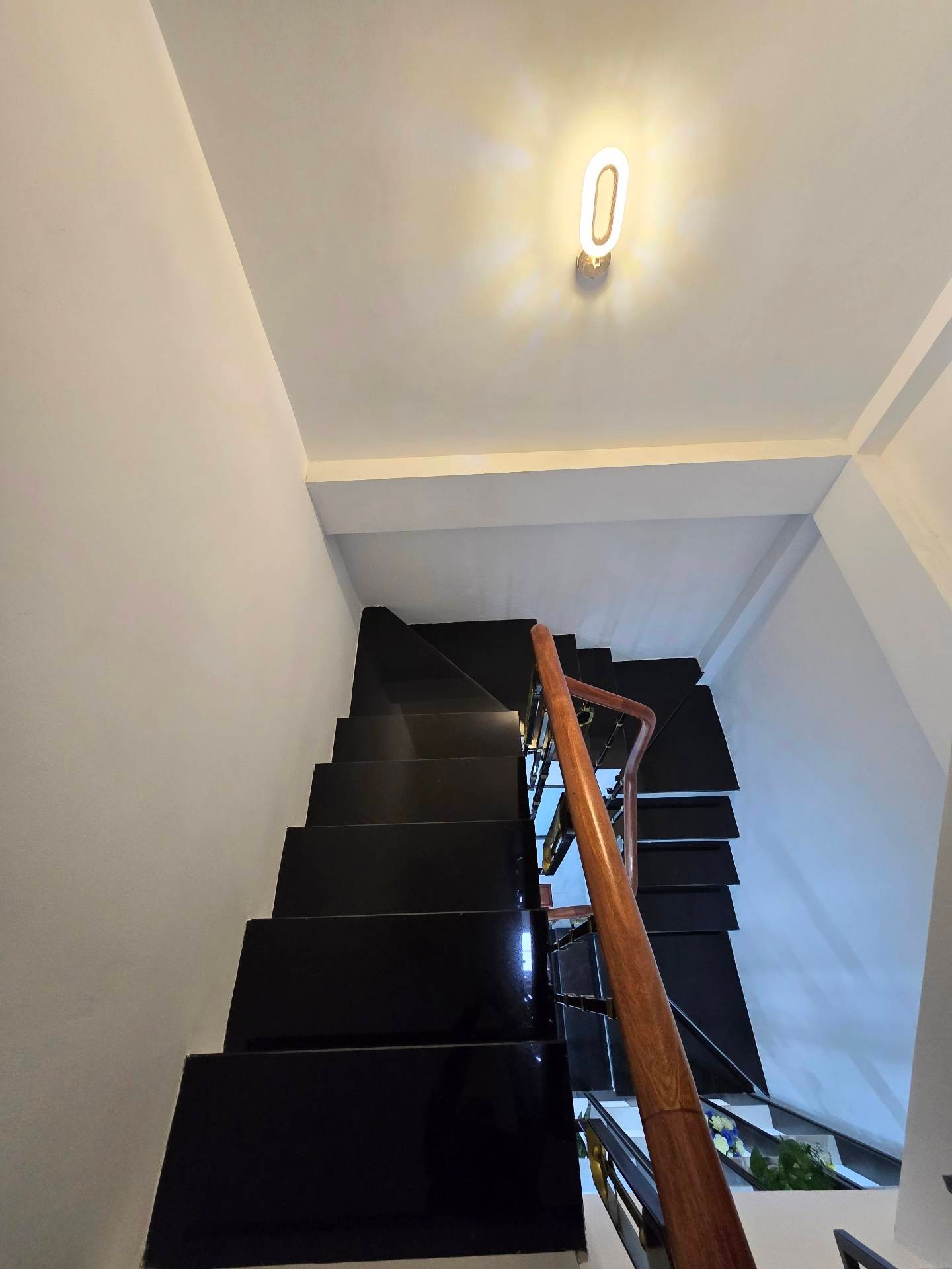 Bán nhà Nguyễn Chính - diện tích 31m2 5 tầng - gần ô tô - giá 8,99 tỷ