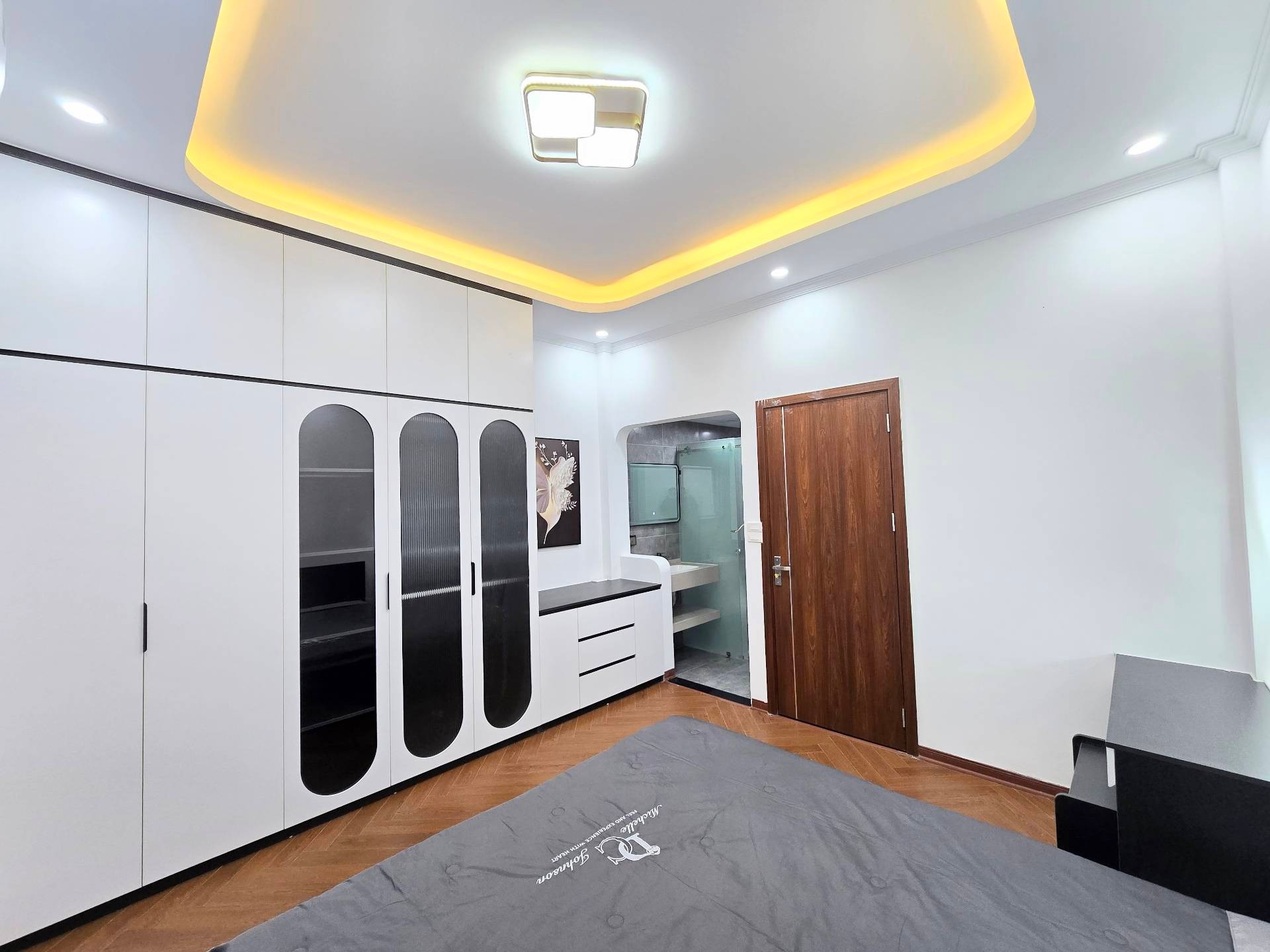 Bán nhà Nguyễn Chính - diện tích 31m2 5 tầng - gần ô tô - giá 8,99 tỷ