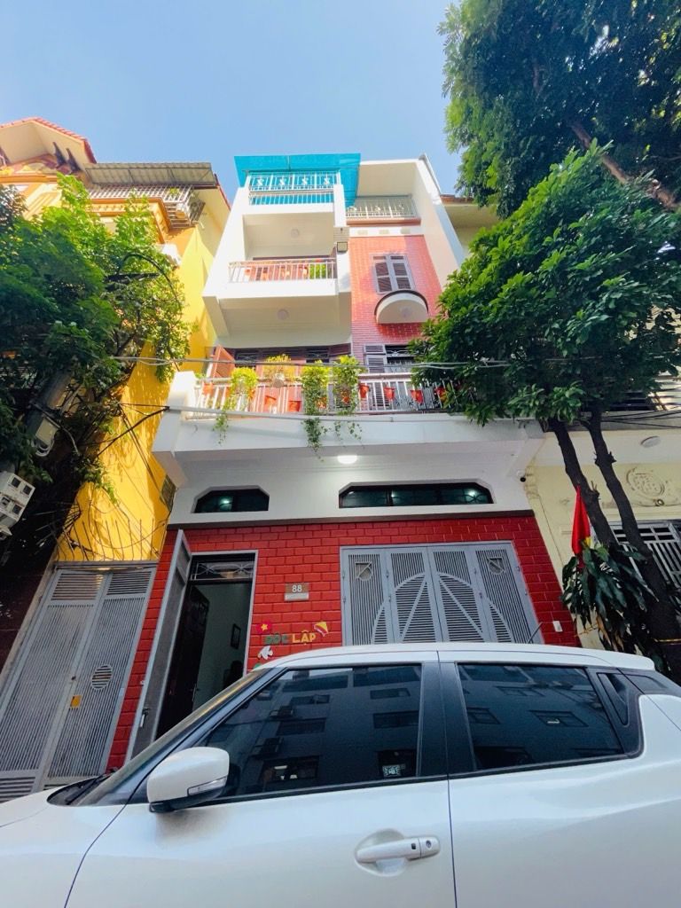 Bán nhà Ngõ 3 ô tô tránh - diện tích 60m2 4 tầng - Lô góc, mặt tiền 5,3m - giá 28,5 tỷ