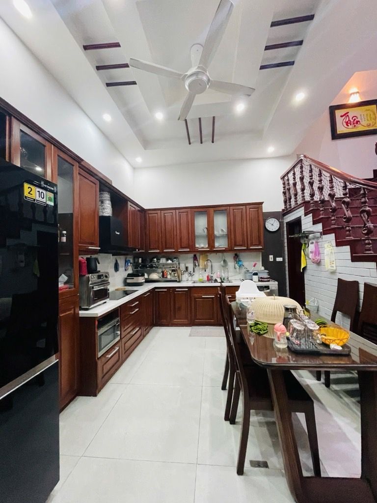 Bán nhà Ngõ 3 ô tô tránh - diện tích 60m2 4 tầng - Lô góc, mặt tiền 5,3m - giá 28,5 tỷ