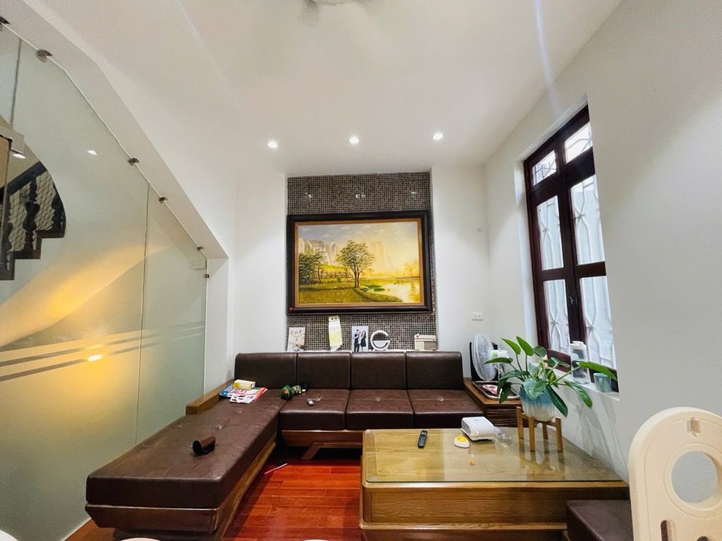 Bán nhà Ngõ 3 ô tô tránh - diện tích 60m2 4 tầng - Lô góc, mặt tiền 5,3m - giá 28,5 tỷ