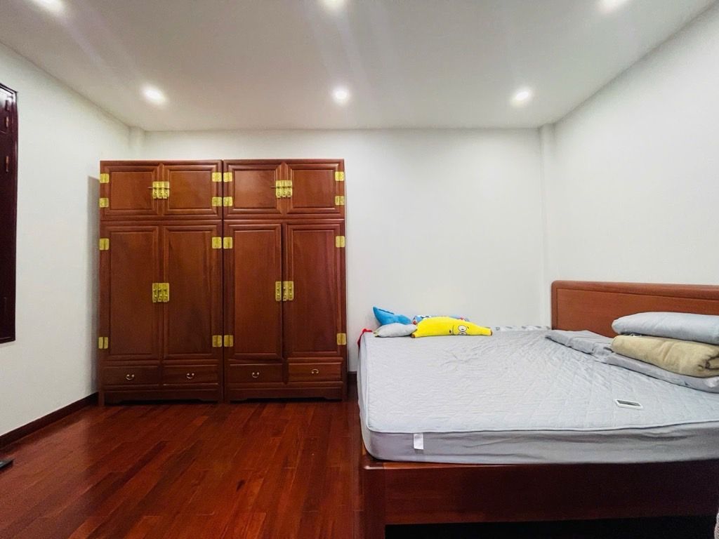 Bán nhà Ngõ 3 ô tô tránh - diện tích 60m2 4 tầng - Lô góc, mặt tiền 5,3m - giá 28,5 tỷ