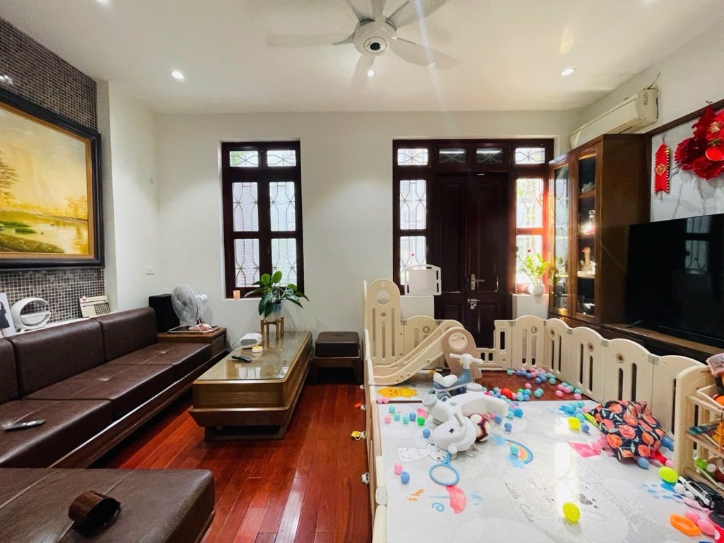 Bán nhà Ngõ 3 ô tô tránh - diện tích 60m2 4 tầng - Lô góc, mặt tiền 5,3m - giá 28,5 tỷ