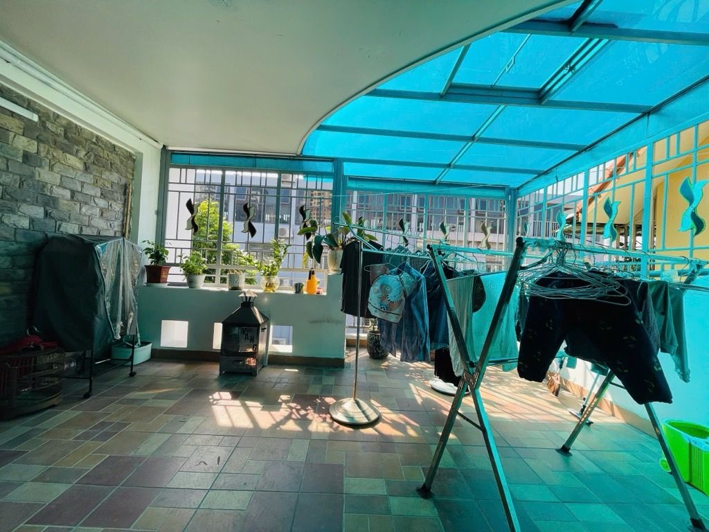 Bán nhà Ngõ 3 ô tô tránh - diện tích 60m2 4 tầng - Lô góc, mặt tiền 5,3m - giá 28,5 tỷ