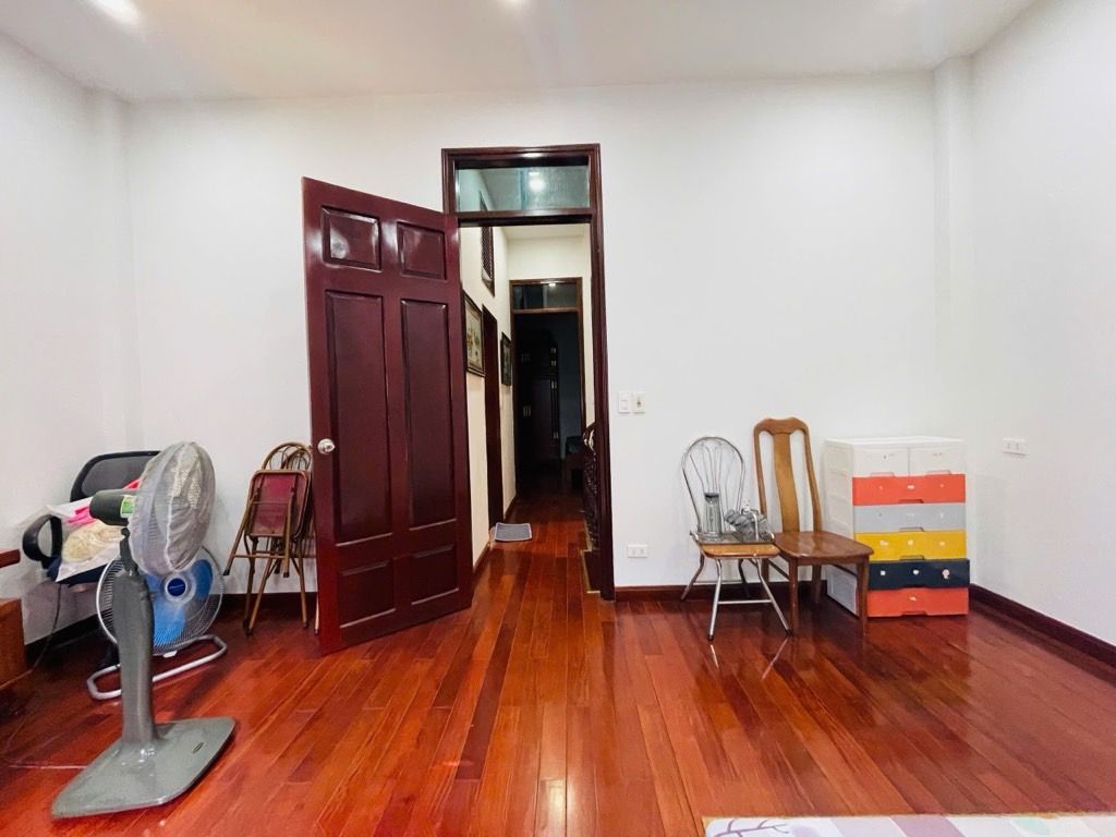 Bán nhà Ngõ 3 ô tô tránh - diện tích 60m2 4 tầng - Lô góc, mặt tiền 5,3m - giá 28,5 tỷ