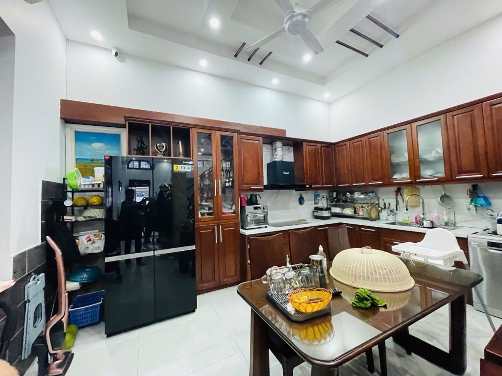 Bán nhà Ngõ 3 ô tô tránh - diện tích 60m2 4 tầng - Lô góc, mặt tiền 5,3m - giá 28,5 tỷ